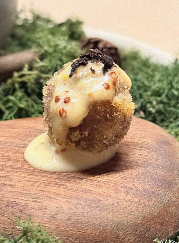 WOOARA Gwanghwamun · fresh Hanwoo beef tartare (yukhoe)