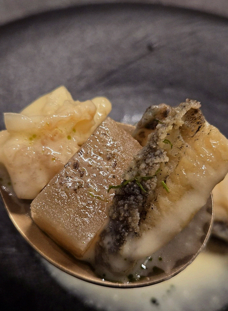 GOWOOGA Gwanghwamun · seafood course served alongside the beef