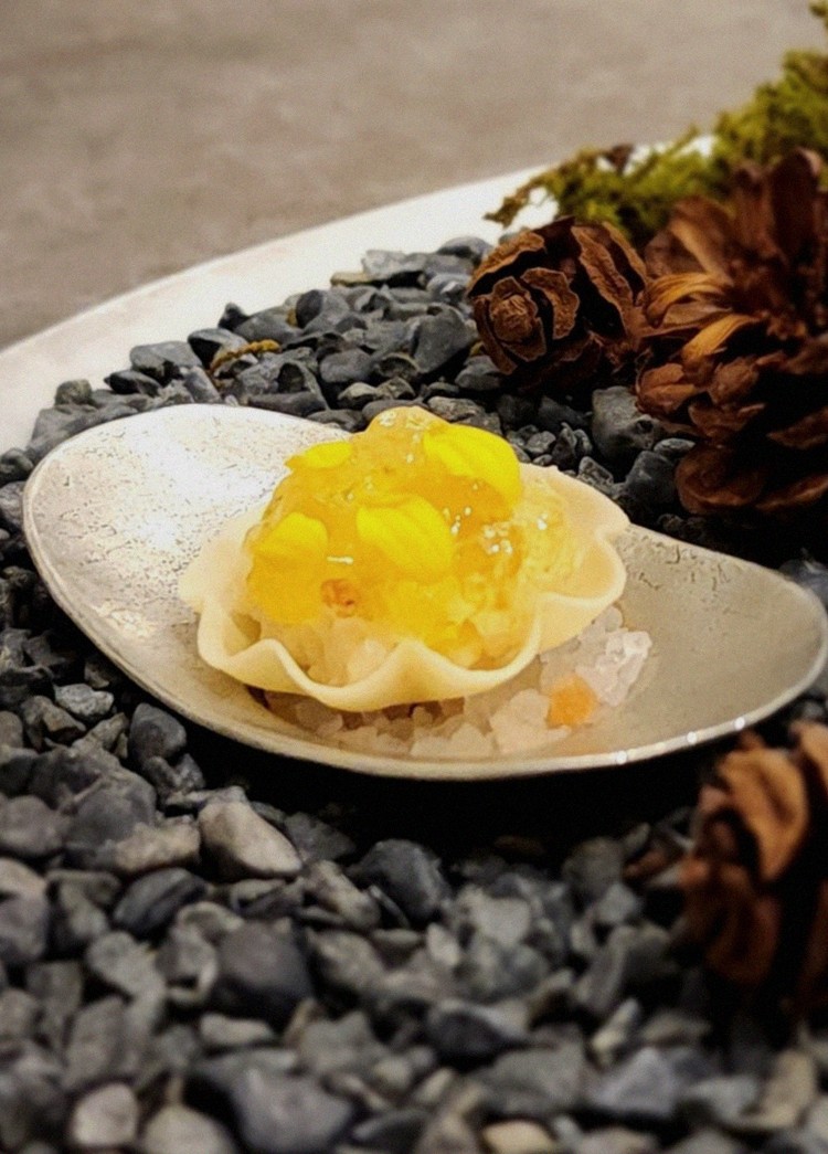 GOWOOGA Gwanghwamun · fresh Hanwoo beef tartare (yukhoe)
