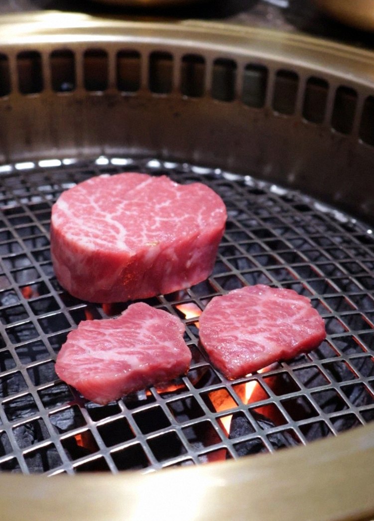 대보정 여의도점 · 여의도 한식맛집 · 비장탄 그릴 위에서 익어가는 한우