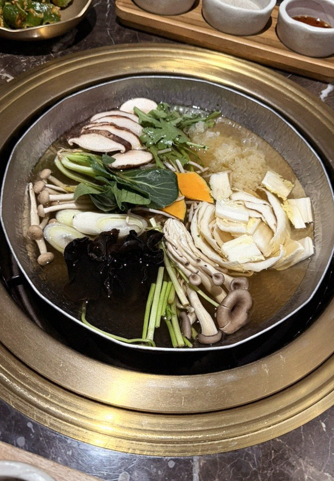 DAEBOJUNG Yeouido · a warm soup to finish the course