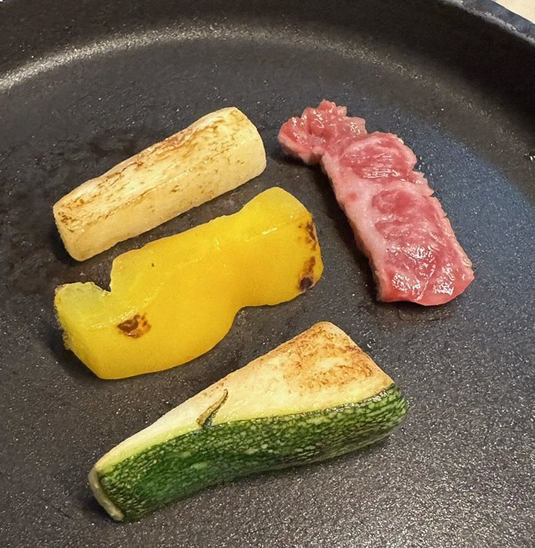 우아라 광화문점 · 광화문 한우 · 신선한 한우 육회