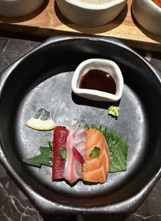 DAEBOJUNG City Hall · the signature Hanwoo showing — marbled beef cuts and caviar presented in a display chest