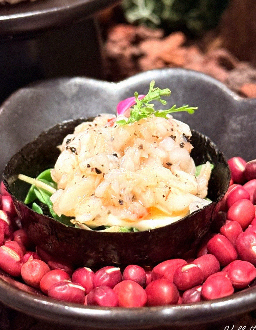 WOOHANA Yeouido · fresh Hanwoo beef tartare (yukhoe)