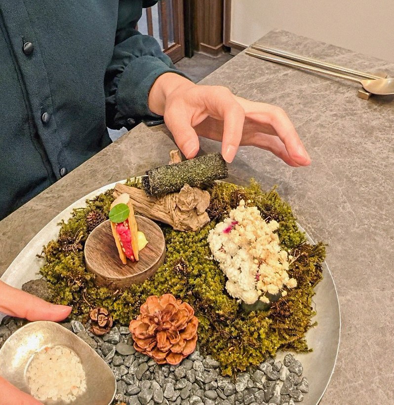 GOWOOGA Yeouido · assorted Korean side dishes (banchan)