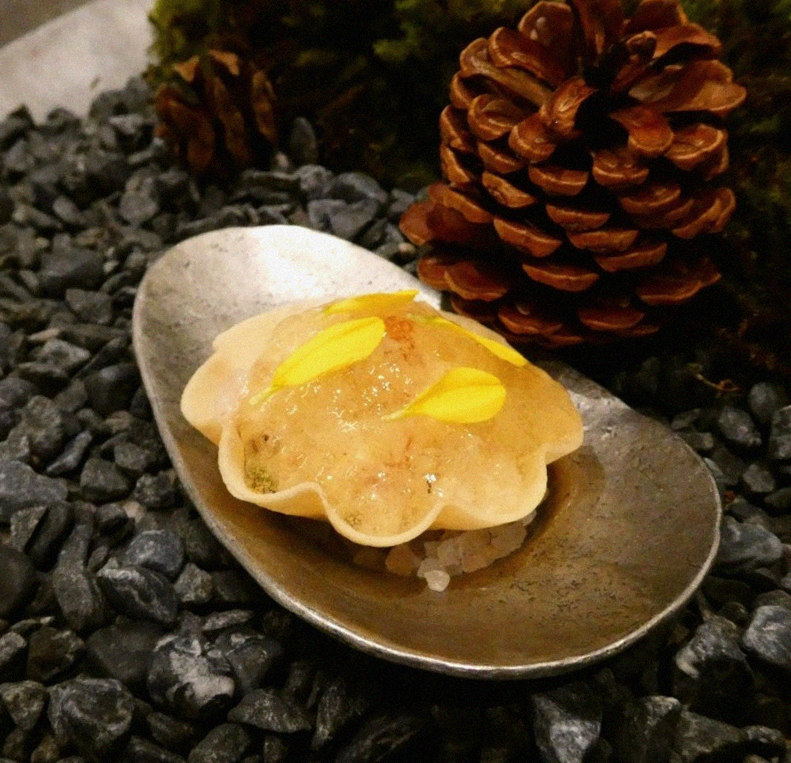 GOWOOGA Gwanghwamun · fresh Hanwoo beef tartare (yukhoe)