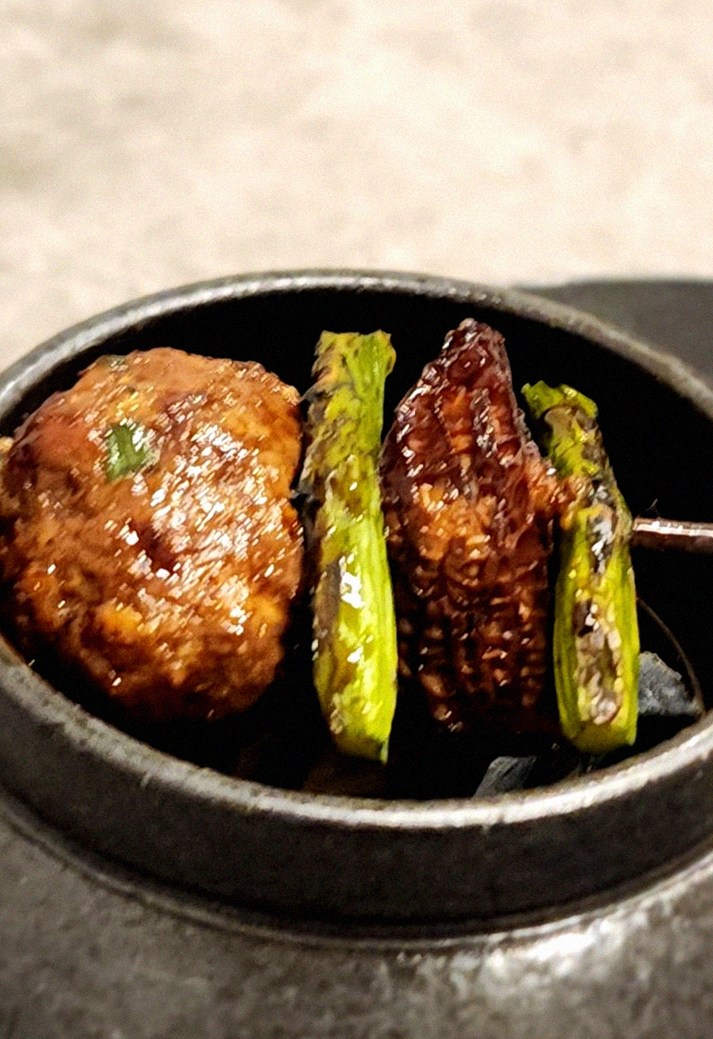 GOWOOGA Gwanghwamun · Hanwoo beef grilling over binchotan charcoal