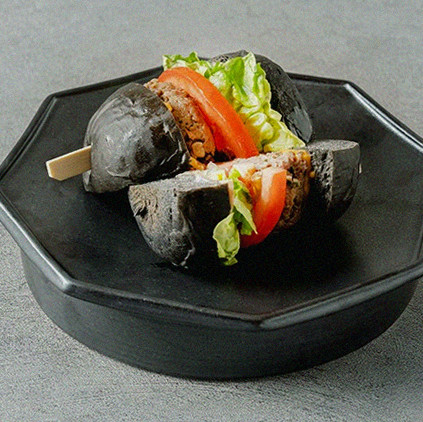 DAEBOJUNG Yeouido · a plated course of Hanwoo beef