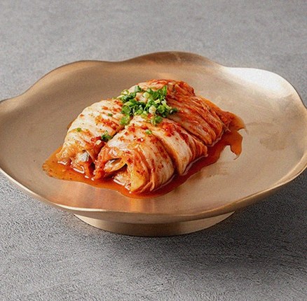 DAEBOJUNG Yeouido · seafood course served alongside the beef
