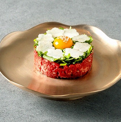 DAEBOJUNG Yeouido · fresh Hanwoo beef tartare (yukhoe)