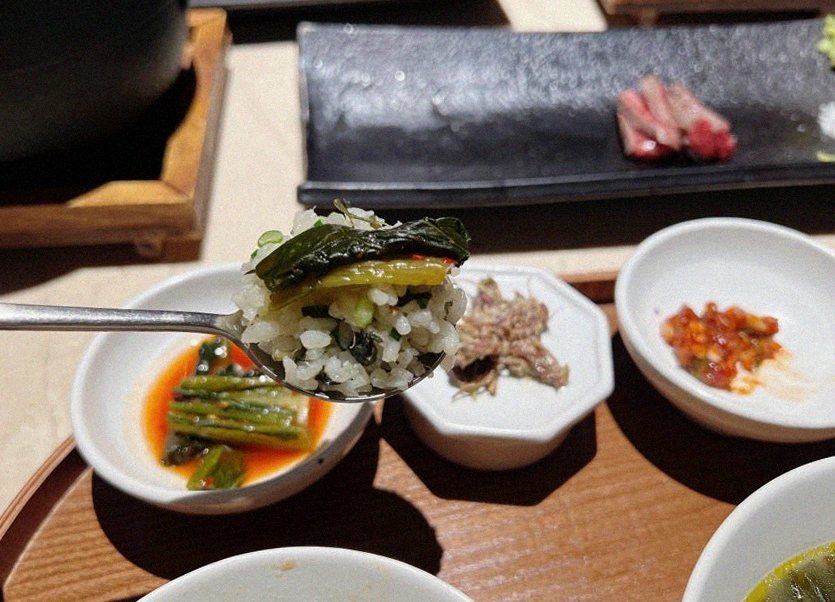 WOOARA Yeouido · assorted Korean side dishes (banchan)