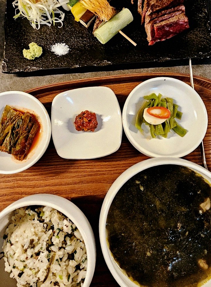 GOWOOGA Yeouido · assorted Korean side dishes (banchan)