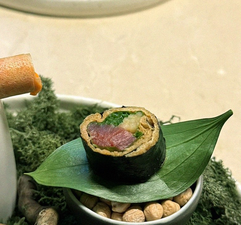 WOOARA Gwanghwamun · fresh Hanwoo beef tartare (yukhoe)