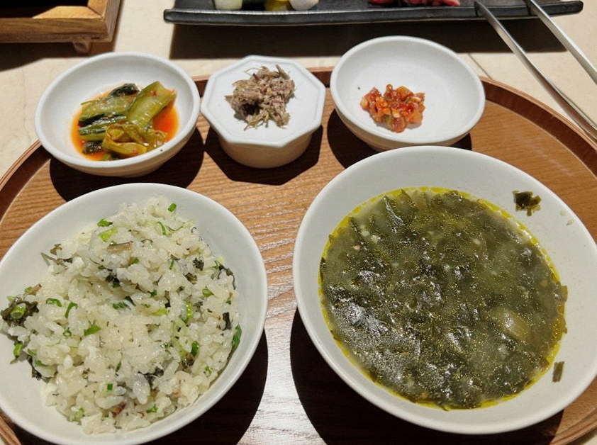 WOOARA Yeouido · assorted Korean side dishes (banchan)