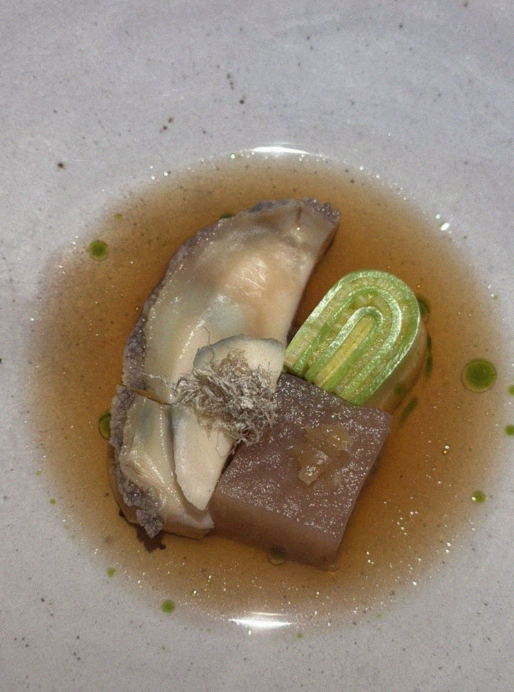WOOARA Yeouido · seafood course served alongside the beef