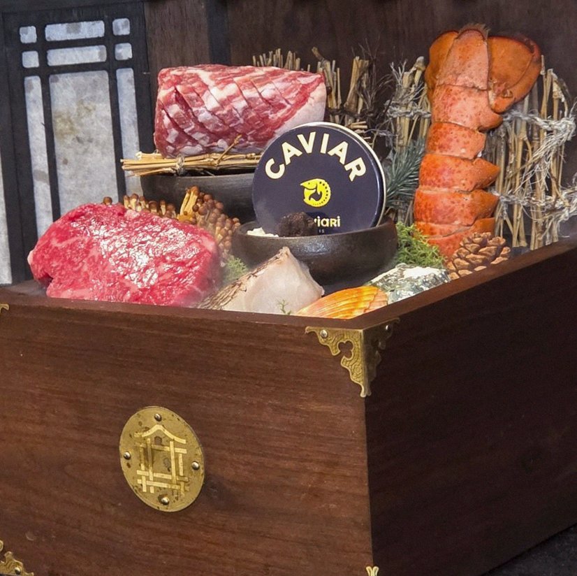 대보정 시청역점 · 서울역 맛집 광화문 맛집 · 시그니처 한우 쇼잉 — 진열함에 담긴 마블링 한우와 캐비아