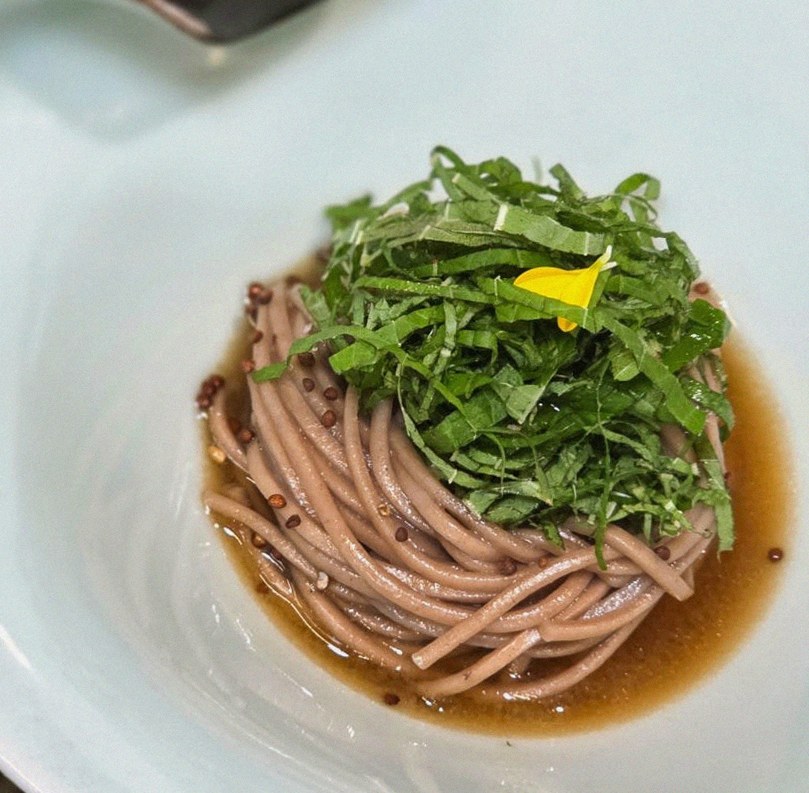 대보정 여의도점 · 더현대 맛집 · 한 접시씩 정성껏 플레이팅된 한우 코스 요리