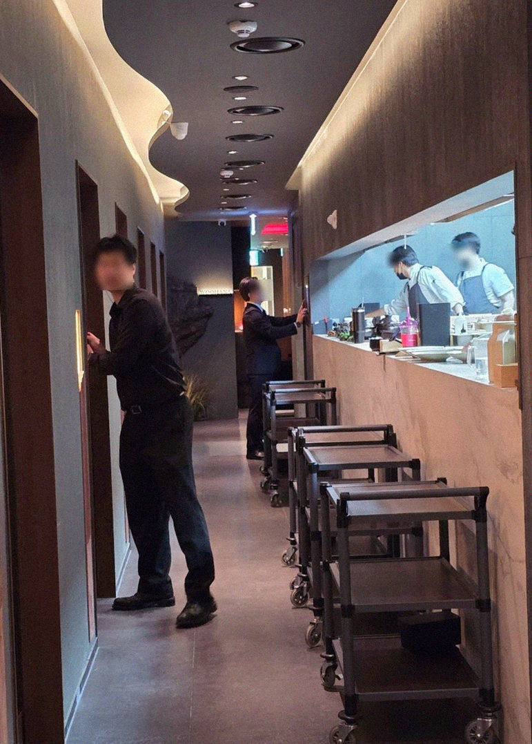우하나 여의도점 · 여의도 가족식사 · 전 좌석 프라이빗 룸 내부 분위기