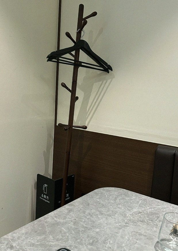 고우가 여의도점 · 더현대 맛집 더현대서울 맛집 · 전 좌석 프라이빗 룸 내부 분위기