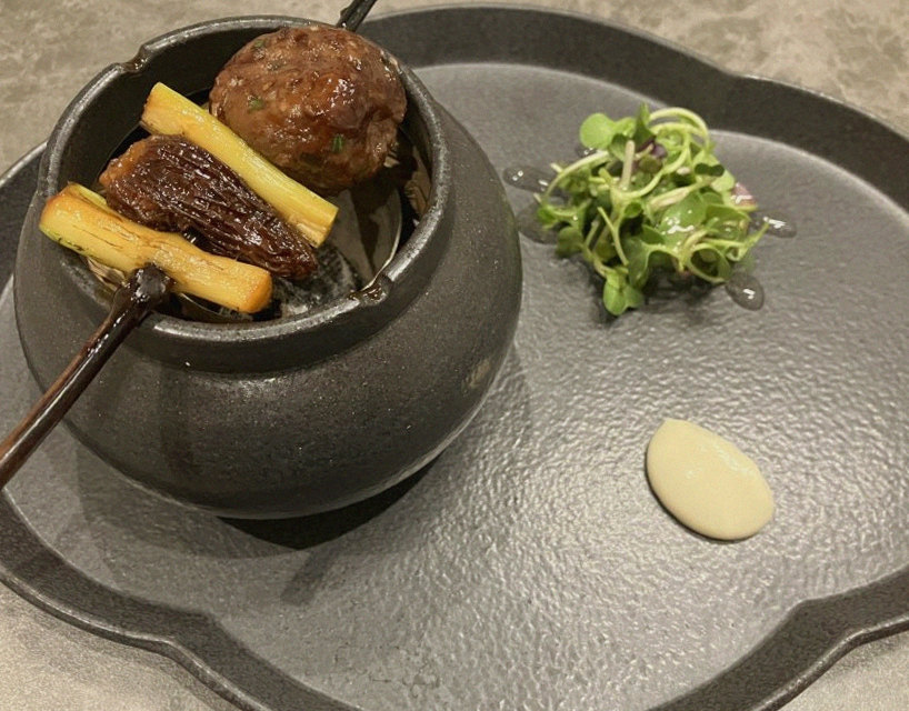 GOWOOGA Gwanghwamun · a plated course of Hanwoo beef