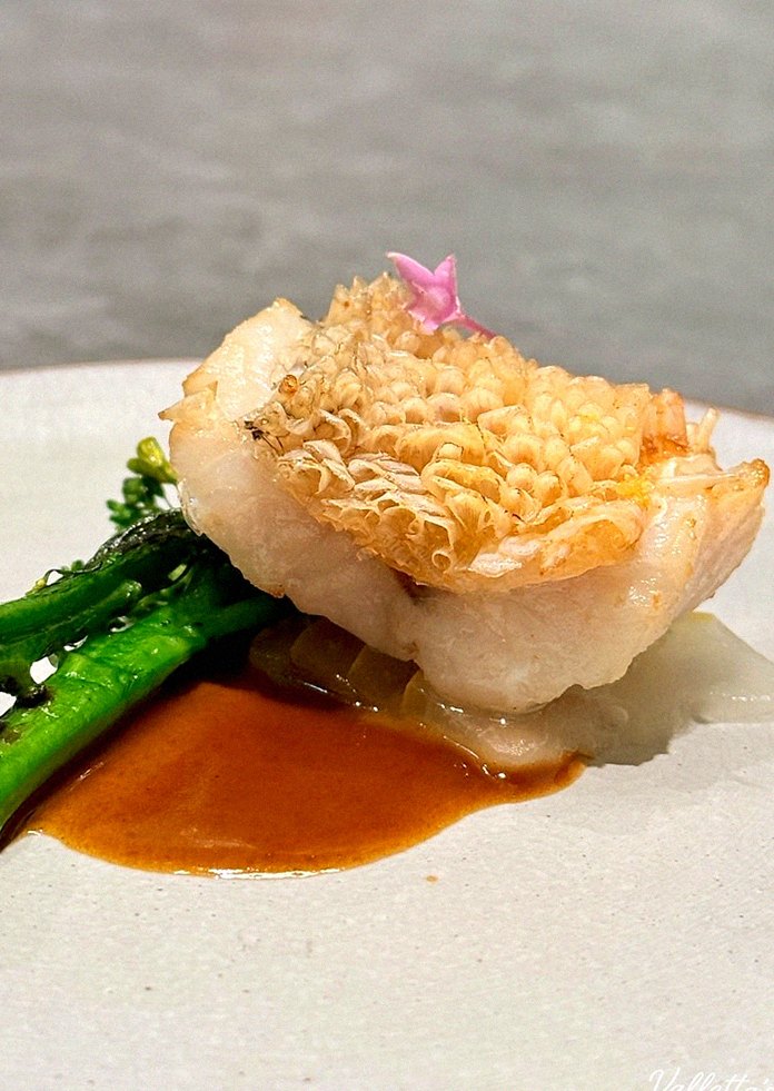 GOWOOGA Gangnam·Yeoksam · seafood course served alongside the beef