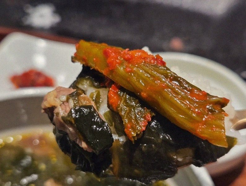 GOWOOGA Gangnam·Yeoksam · assorted Korean side dishes (banchan)