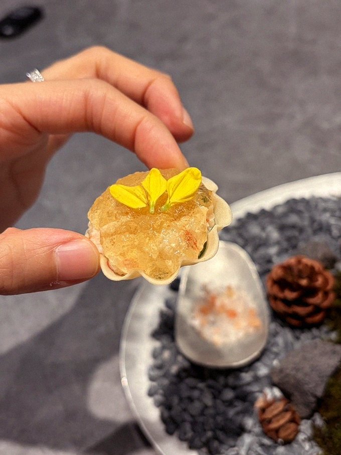 GOWOOGA Gangnam·Yeoksam · fresh Hanwoo beef tartare (yukhoe)