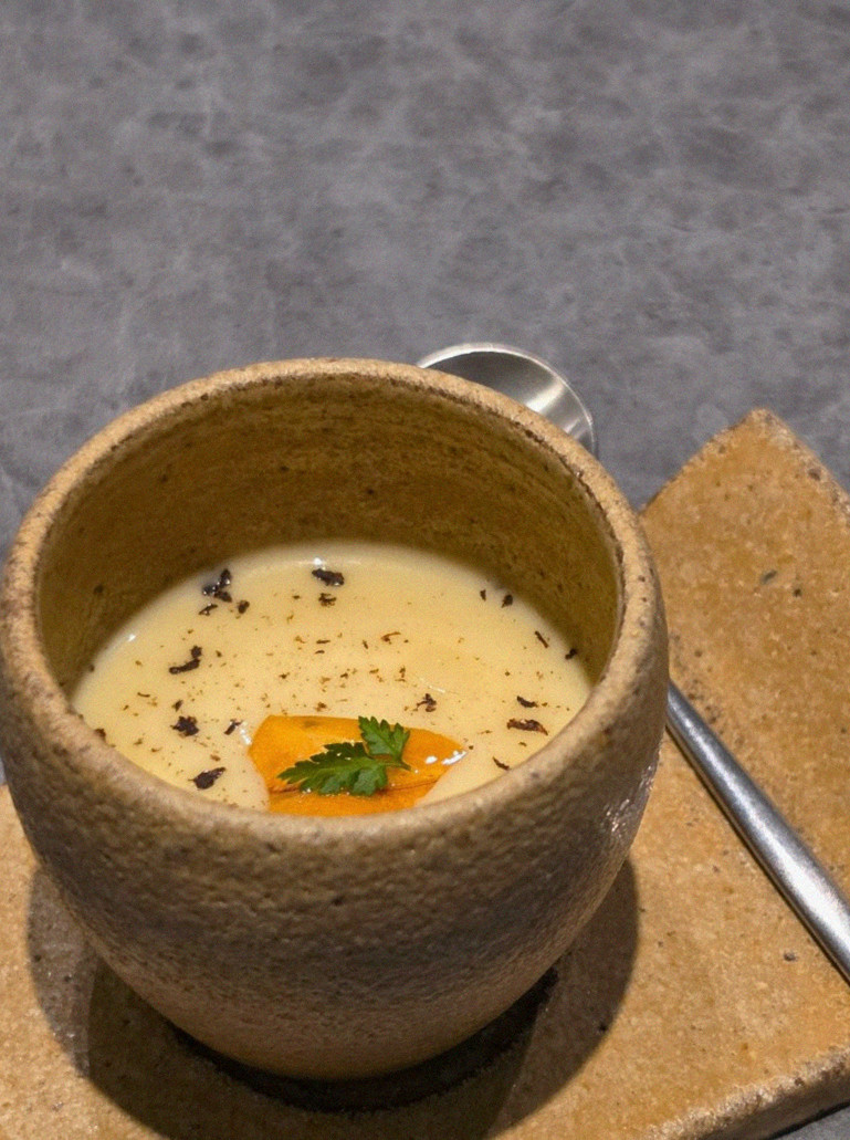 WOOHANA Jonggak · a warm soup to finish the course