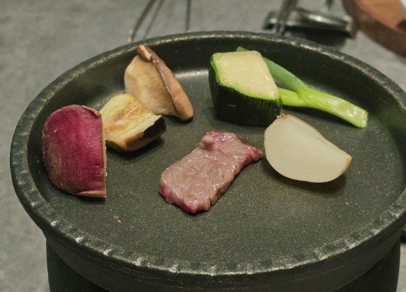 WOOHANA Jonggak · Hanwoo beef grilling over binchotan charcoal
