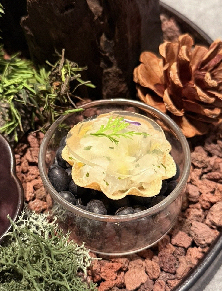 WOOHANA Jonggak · fresh Hanwoo beef tartare (yukhoe)