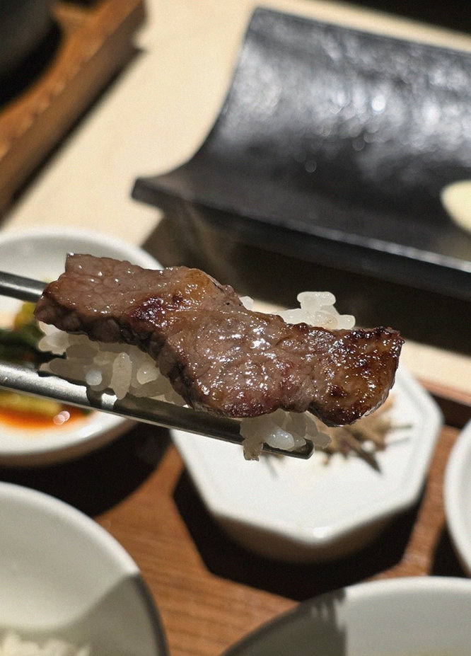 WOOARA Yeouido · premium marbled Hanwoo beef presented before grilling
