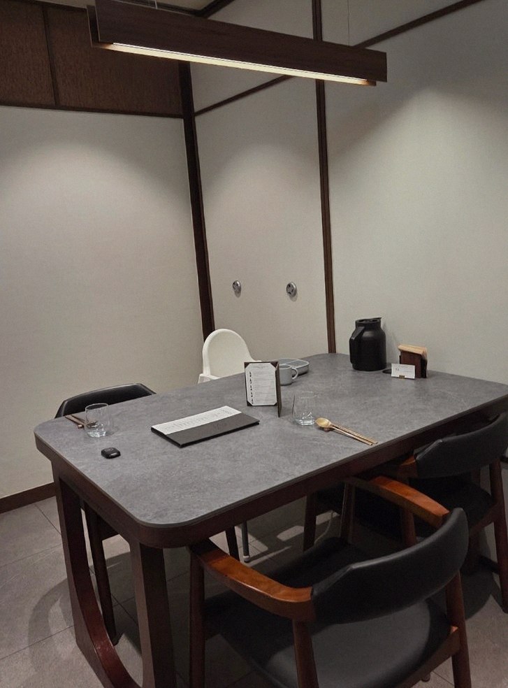 GOWOOGA Gangnam·Yeoksam · a private dining room — every table is a private room