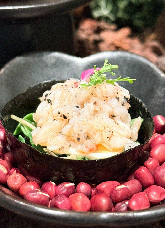 WOOHANA Jonggak · fresh Hanwoo beef tartare (yukhoe)