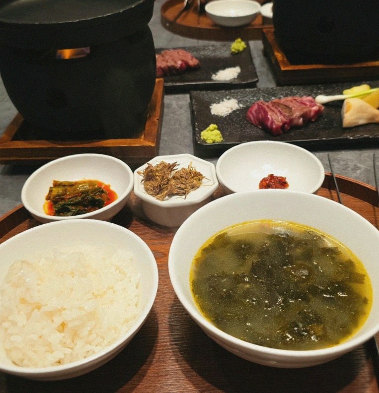 WOOHANA Jonggak · assorted Korean side dishes (banchan)