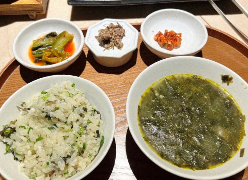 WOOARA Gwanghwamun · assorted Korean side dishes (banchan)