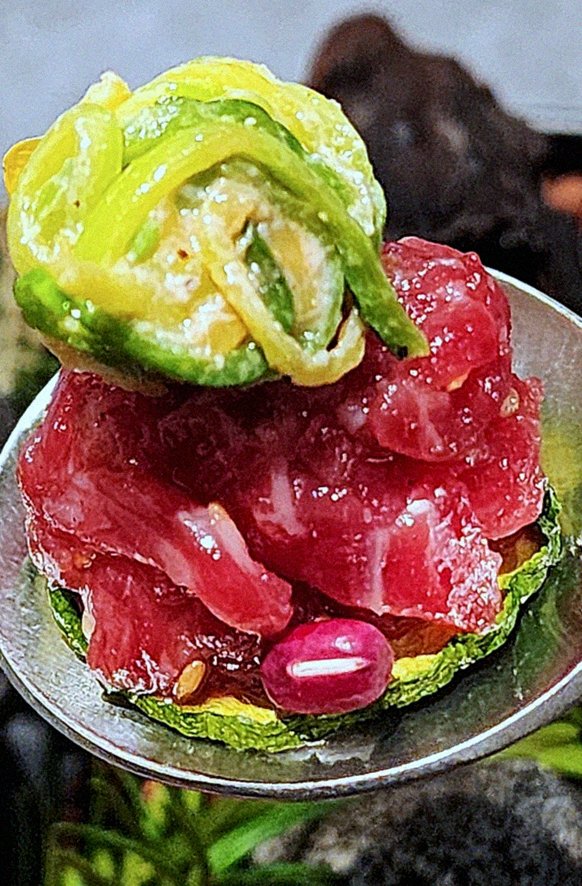 WOOHANA Yeouido · 新鲜韩牛生拌牛肉