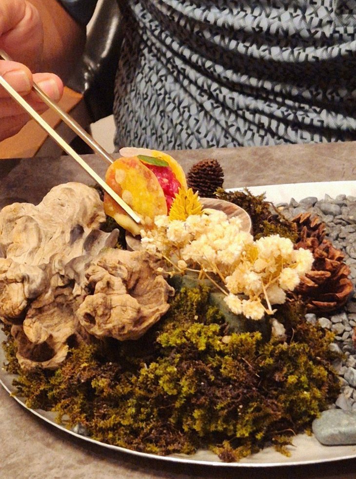 GOWOOGA Gwanghwamun · assorted Korean side dishes (banchan)