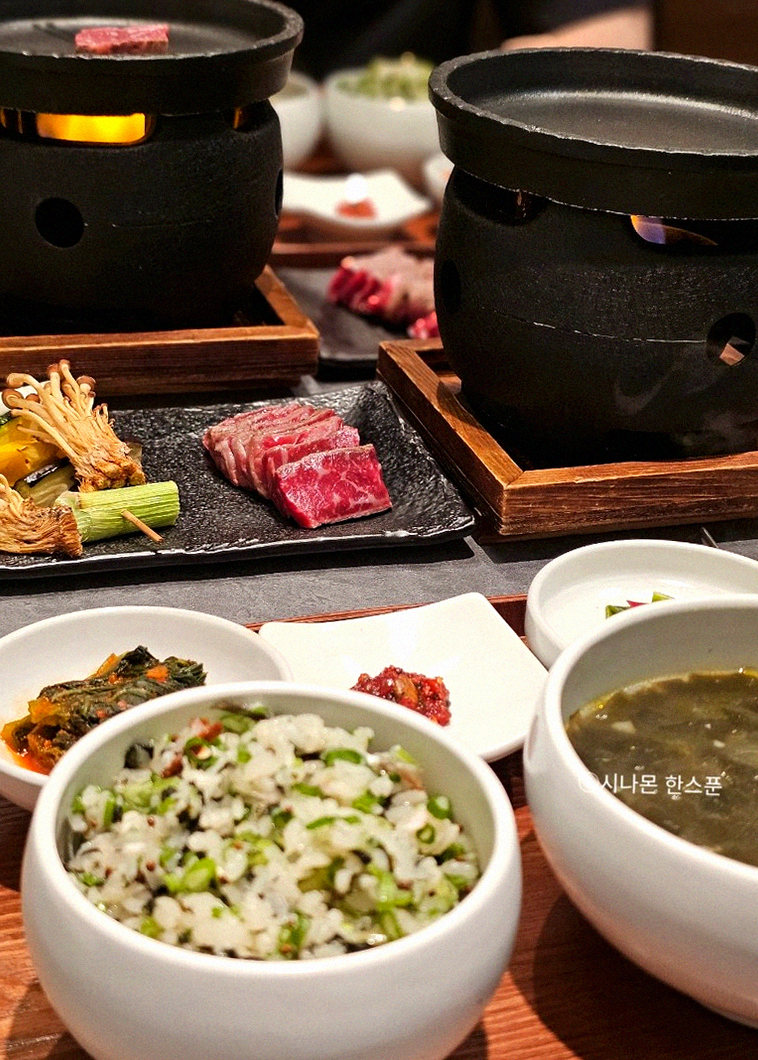 GOWOOGA Gangnam·Yeoksam · assorted Korean side dishes (banchan)
