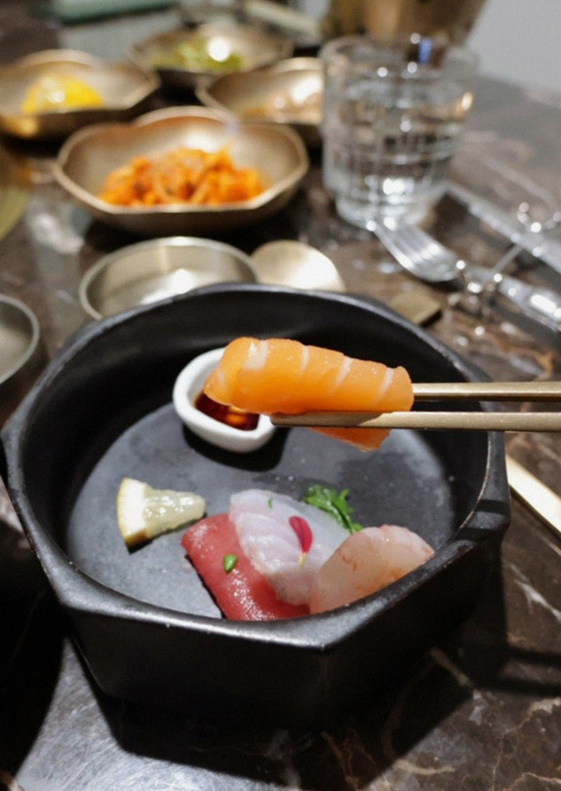 DAEBOJUNG City Hall · 套餐中搭配的海鲜料理