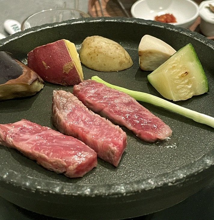 우하나 여의도점 · 여의도 맛집 더현대 맛집 · 비장탄 그릴 위에서 익어가는 한우