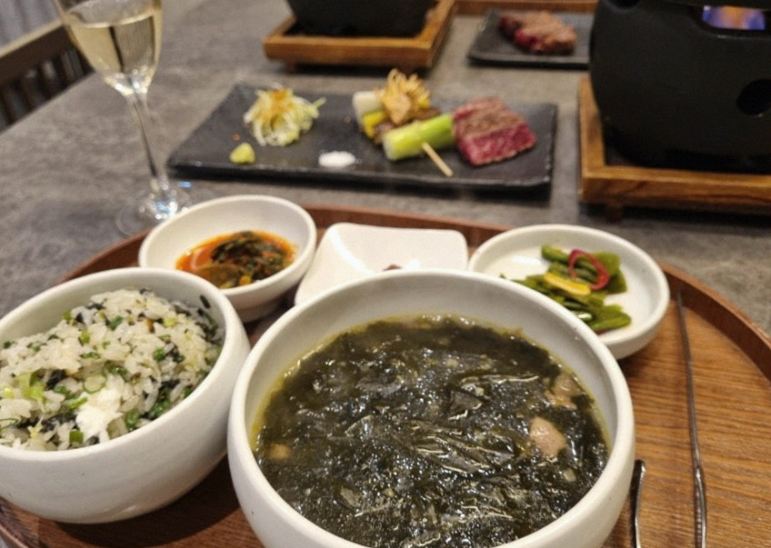 GOWOOGA Yeouido · assorted Korean side dishes (banchan)