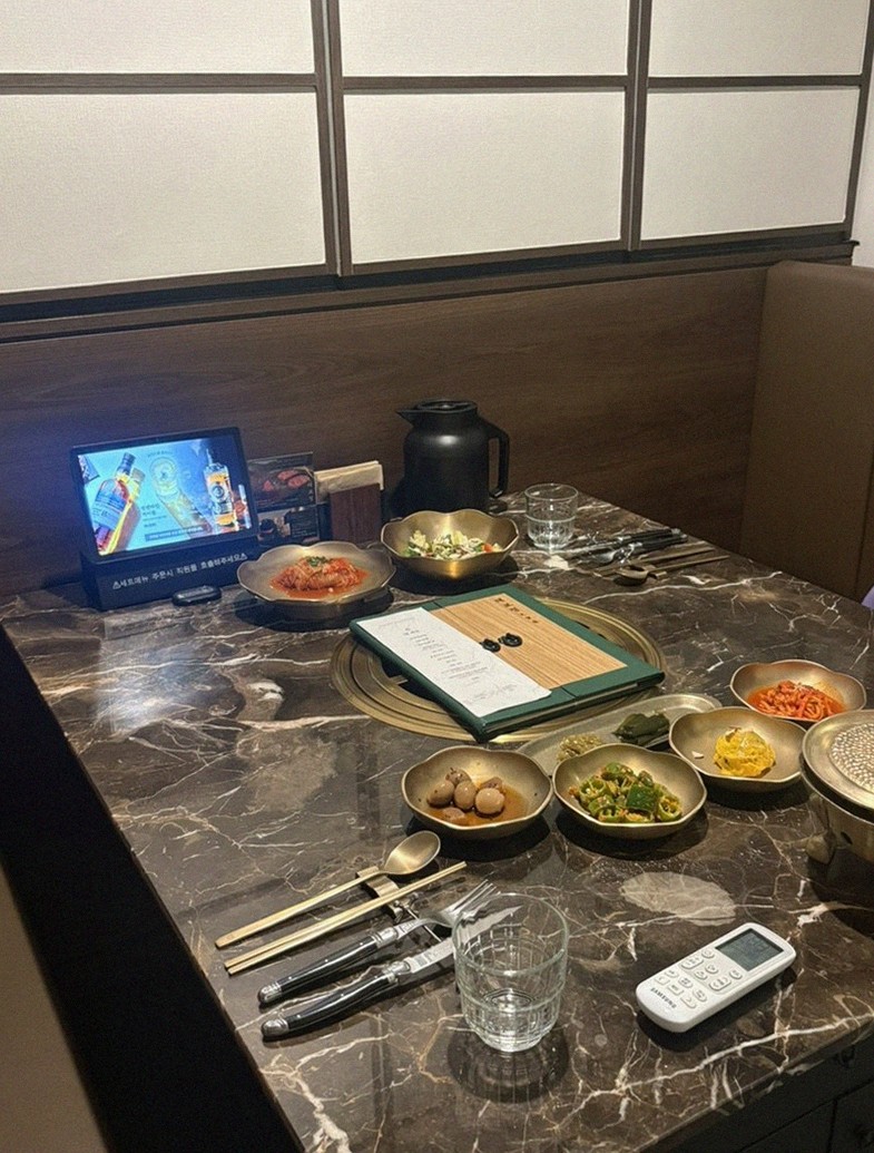 대보정 여의도점 · 한 상 가득 차려진 한우 오마카세 코스