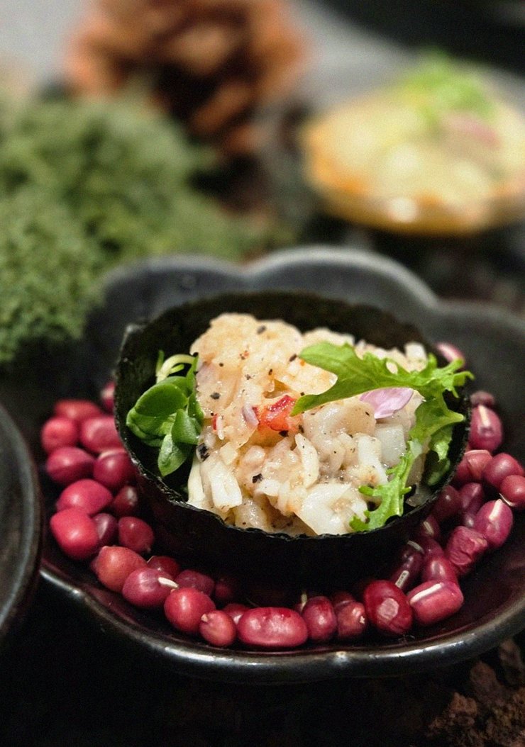 WOOHANA Jonggak · fresh Hanwoo beef tartare (yukhoe)