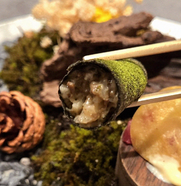 GOWOOGA Gangnam·Yeoksam · the signature Hanwoo showing — marbled beef cuts and caviar presented in a display chest