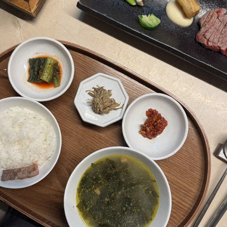 WOOARA Gwanghwamun · assorted Korean side dishes (banchan)