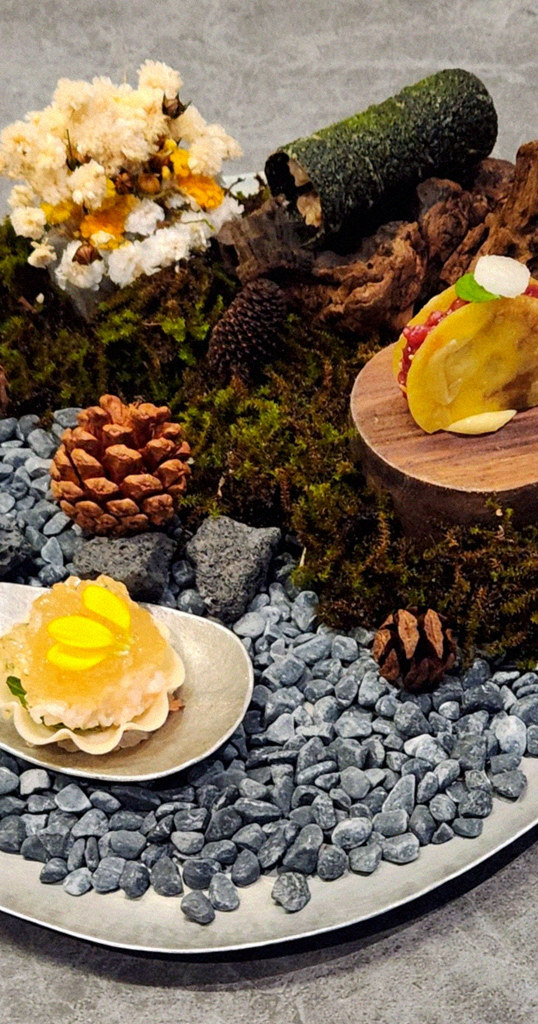GOWOOGA Gangnam·Yeoksam · fresh Hanwoo beef tartare (yukhoe)
