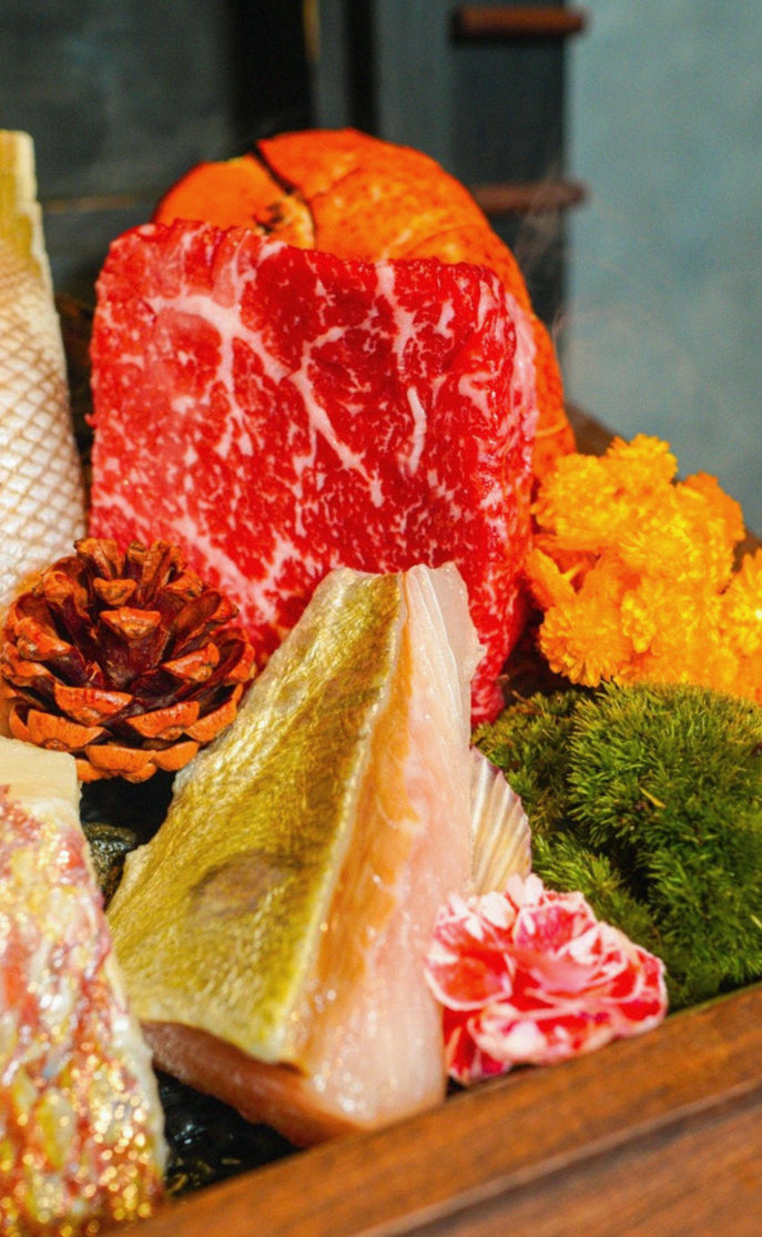 고우가 역삼점 강남 · 서울 상견례 맛집 · 시그니처 한우 쇼잉 — 진열함에 담긴 마블링 한우와 캐비아
