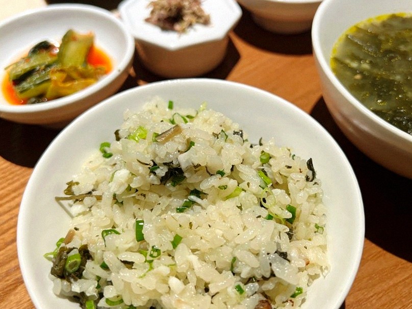 WOOARA Gwanghwamun · 食事コースとお供