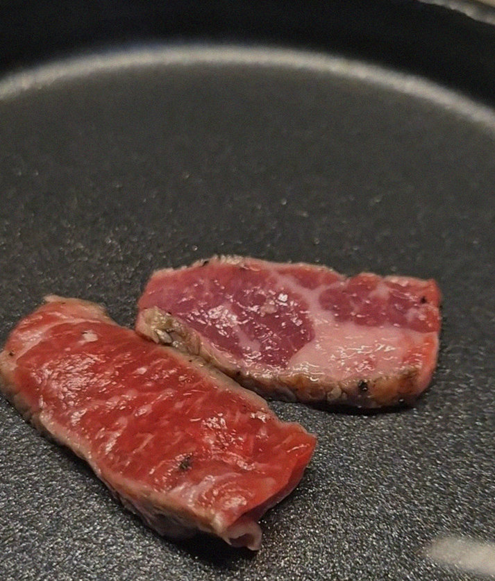 WOOARA Gwanghwamun · 霜降りの最高級韓牛のショーイング