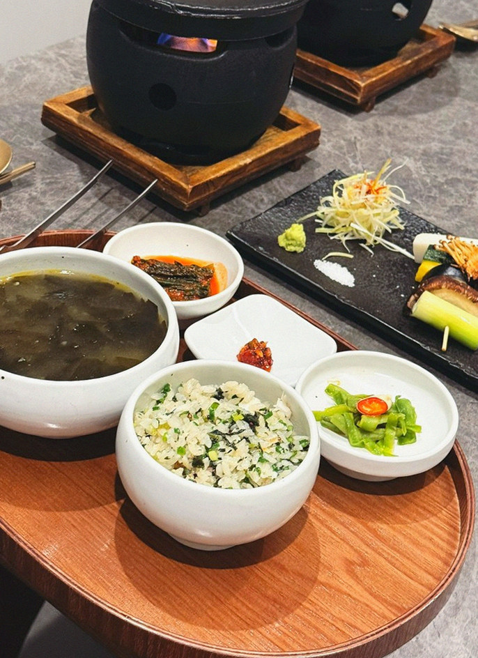 GOWOOGA Gwanghwamun · 精致的韩式小菜